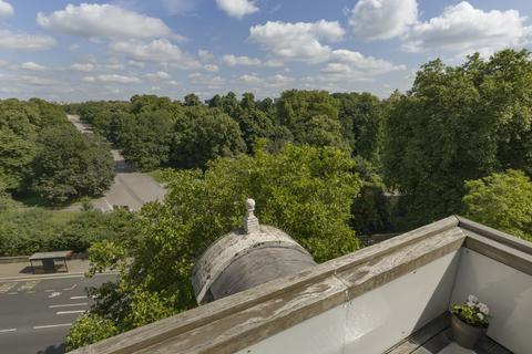 4 bedroom flat for sale, Palace Gate, London W8