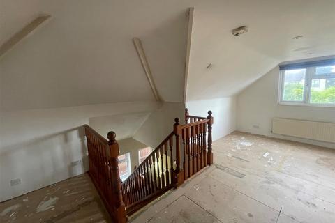 10 Woodside Close, Bexleyheath, DA7 6JY