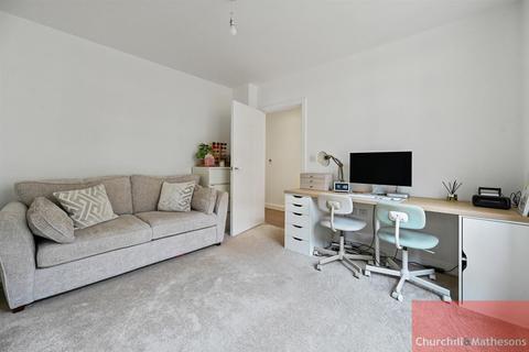 2 bedroom flat for sale, Bollo Bridge Road, London