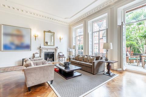 3 bedroom apartment for sale, Cadogan Square, London SW1X