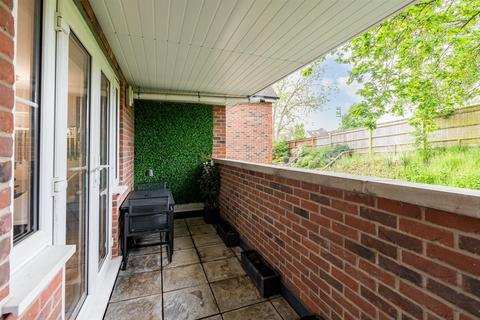 18 Green Close, Brookmans Park, Hatfield, AL9 7ST
