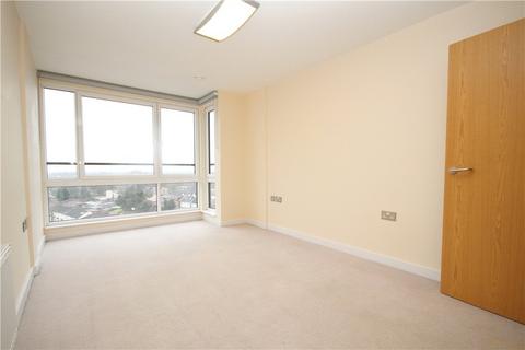 2 bedroom apartment to rent, The Green, Southall, UB2