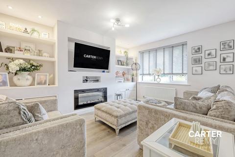 26 Lapwin Close, East Tilbury, Tilbury, RM18 8FH