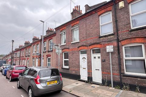 3 bedroom terraced house to rent, Baker Street Luton