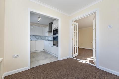 2 bedroom flat for sale, Willows Road, Bourne End SL8