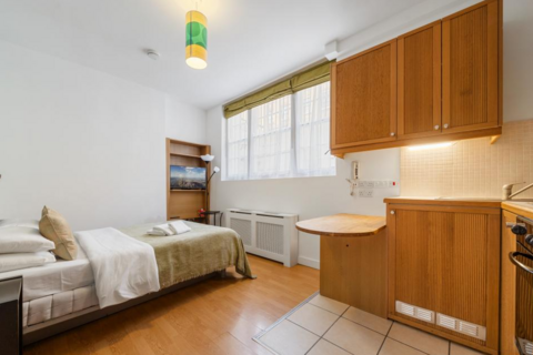 Studio to rent, North Gower Street, Euston, London, NW1