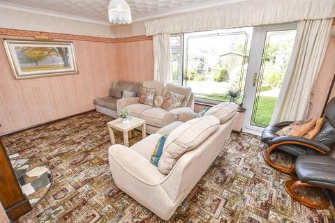 3 bedroom detached house for sale, Chesterfield Avenue, Benfleet