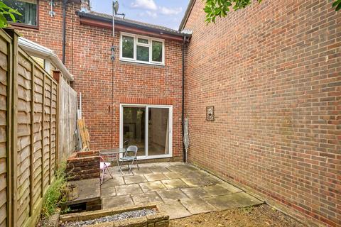 22 Lowden Close, Winchester, SO22 4EW