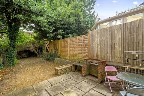22 Lowden Close, Winchester, SO22 4EW