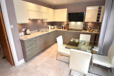 3 bedroom townhouse for sale, Kilkenny Place, Portishead