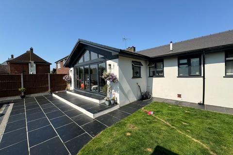 4 bedroom detached bungalow for sale, Howland Road, Marden, Kent, TN12 9EP