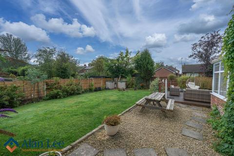 3 bedroom mews for sale, Drummond Way, Macclesfield, SK10 4XJ