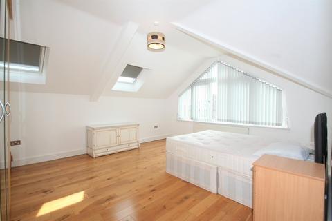 3 bedroom flat to rent, Finchley Lane, Hendon, London, NW4