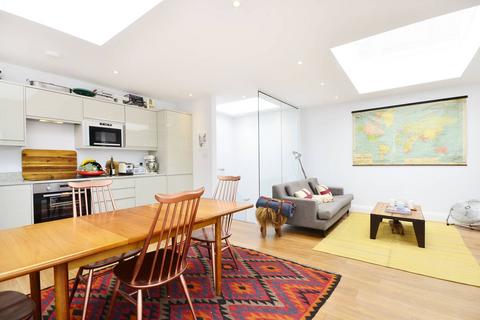 2 bedroom house for sale, Upper Tooting Park, Balham, London, SW17