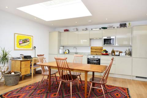 2 bedroom house for sale, Upper Tooting Park, Balham, London, SW17