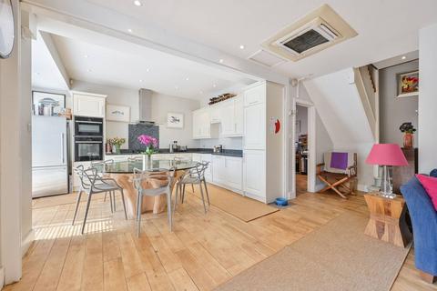 8 Lambolle Place, London, NW3 4PD