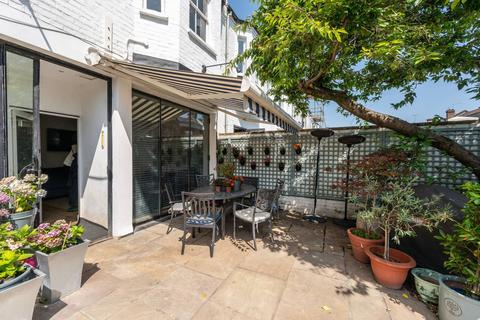 8 Lambolle Place, London, NW3 4PD