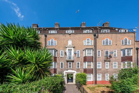 3 bedroom flat for sale, Metcalfe House, Albion Avenue, Clapham Old Town, London, SW8