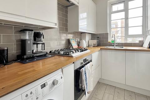 1 bedroom flat for sale, Brixton Hill, London SW2