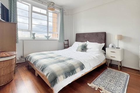 1 bedroom flat for sale, Brixton Hill, London SW2