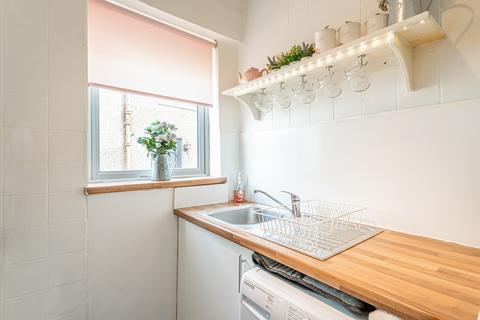 46 Ardmay Crescent, Glasgow, G44 4PS