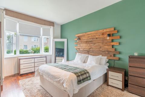 46 Ardmay Crescent, Glasgow, G44 4PS