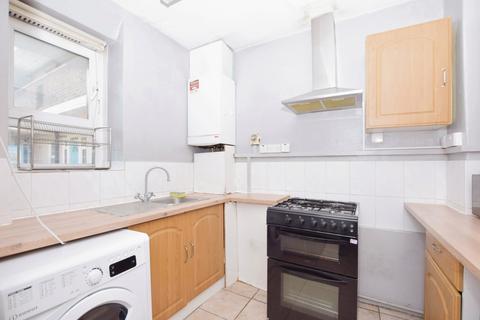 3 bedroom flat to rent, Weston Street Southwark SE1