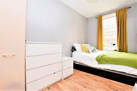 3 bedroom flat to rent, Weston Street Southwark SE1