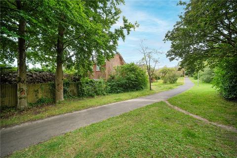30 May Tree Close, Winchester, SO22 4JE