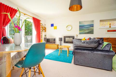 2 bedroom flat for sale, Pevensey Road, St. Leonards-On-Sea