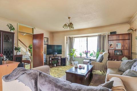 85 Raphael Drive, Shoeburyness, Southend-on-sea, SS3 9UP