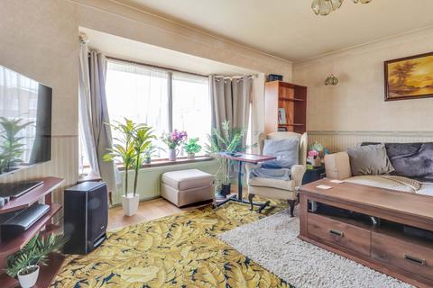 85 Raphael Drive, Shoeburyness, Southend-on-sea, SS3 9UP