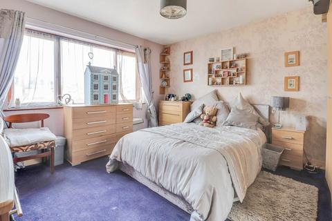 85 Raphael Drive, Shoeburyness, Southend-on-sea, SS3 9UP