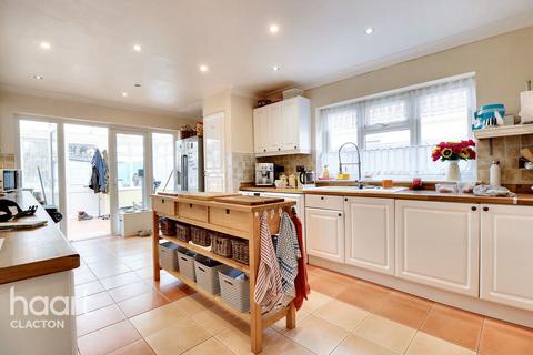 4 bedroom detached bungalow for sale, Point Clear Road, Clacton-On-Sea