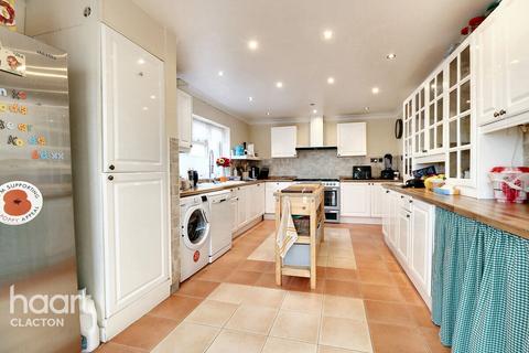 4 bedroom detached bungalow for sale, Point Clear Road, Clacton-On-Sea