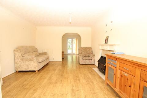 3 bedroom detached house to rent, Copymoor Close, Wootton