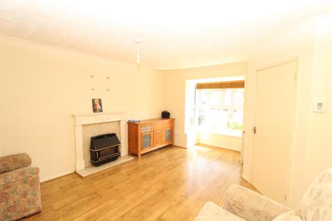 3 bedroom detached house to rent, Copymoor Close, Wootton