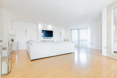 2 bedroom flat for sale, Wick Lane, London