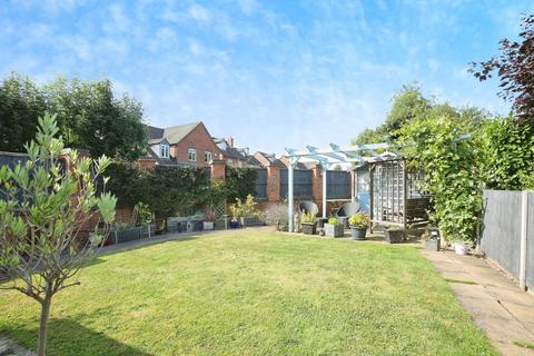 2 Walnut Drive, Mancetter, Atherstone, CV9 1NT