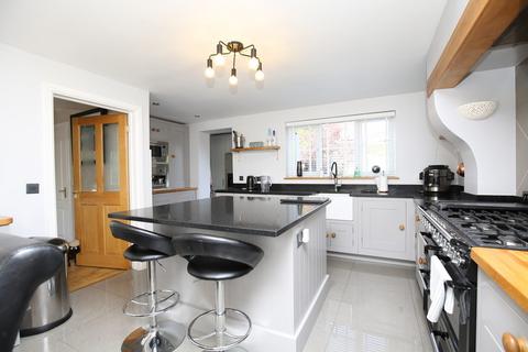 2 Walnut Drive, Mancetter, Atherstone, CV9 1NT