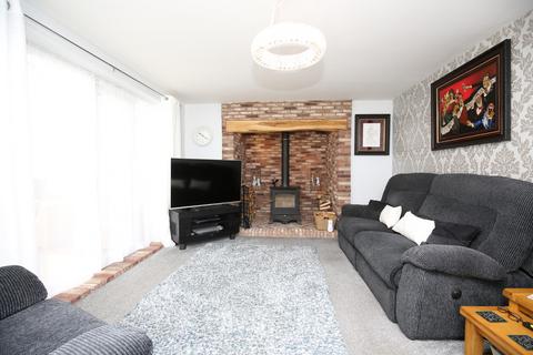 2 Walnut Drive, Mancetter, Atherstone, CV9 1NT