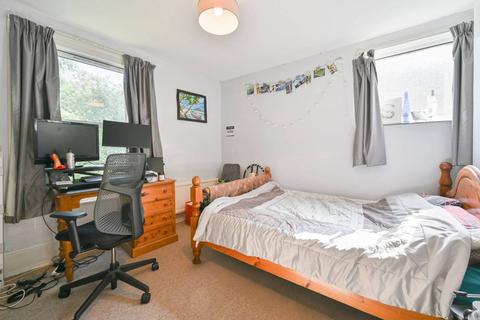 3 bedroom flat to rent, Tierney Road, Streatham Hill, London, SW2