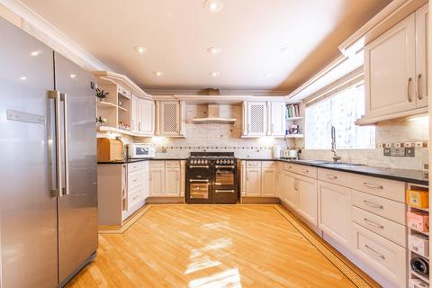 5 bedroom detached house for sale, Hoveton