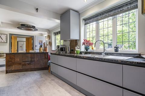 Upperfield Cottage Upperfield, Easebourne, Midhurst, GU29 9AE