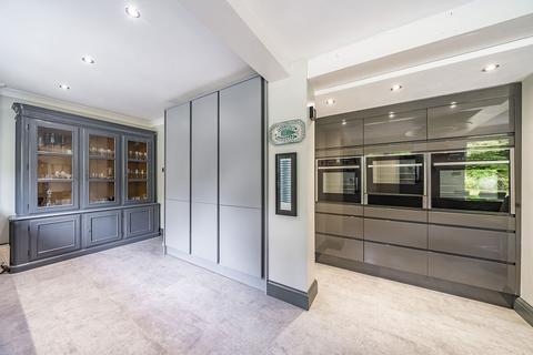 Upperfield Cottage Upperfield, Easebourne, Midhurst, GU29 9AE