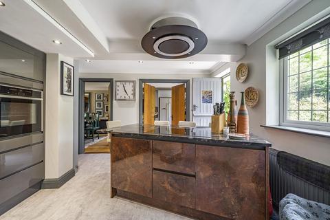 Upperfield Cottage Upperfield, Easebourne, Midhurst, GU29 9AE
