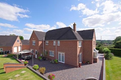 4 bedroom detached house for sale, Swadlincote Lane, Castle Gresley