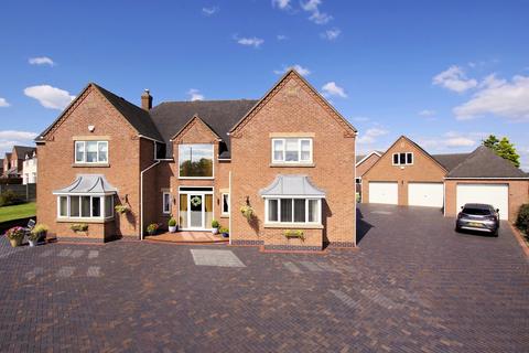 4 bedroom detached house for sale, Swadlincote Lane, Castle Gresley