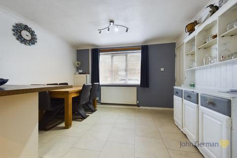 42 Lightfoot Road, Uttoxeter, ST14 7HB