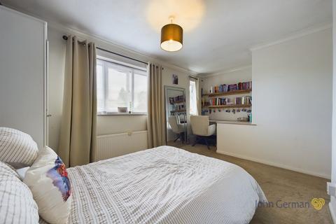 42 Lightfoot Road, Uttoxeter, ST14 7HB